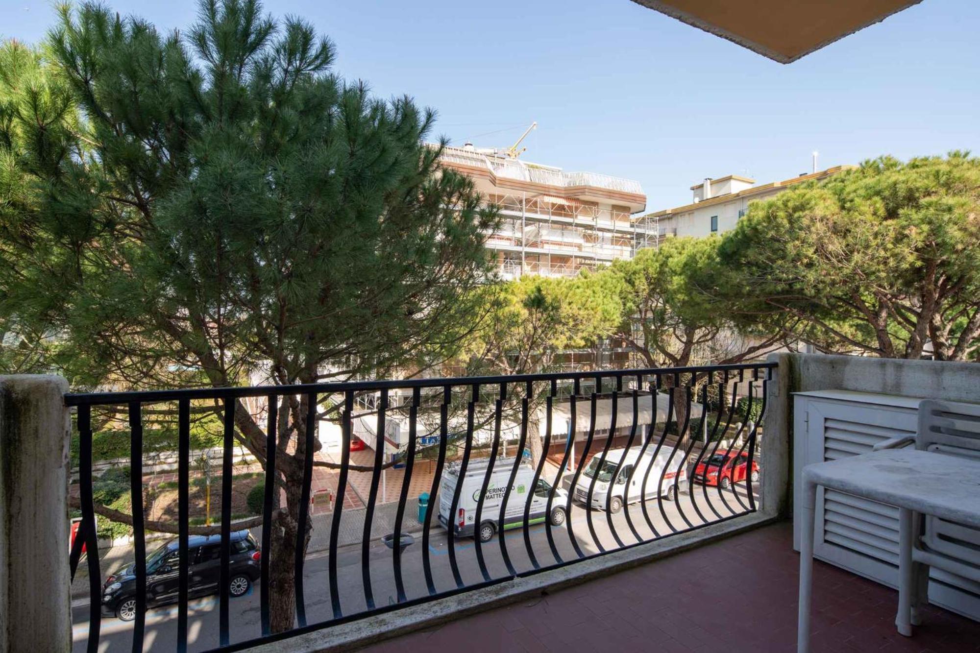 Apartment In 25362 *